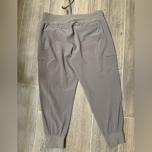 Joggers - Picture 2 of 3